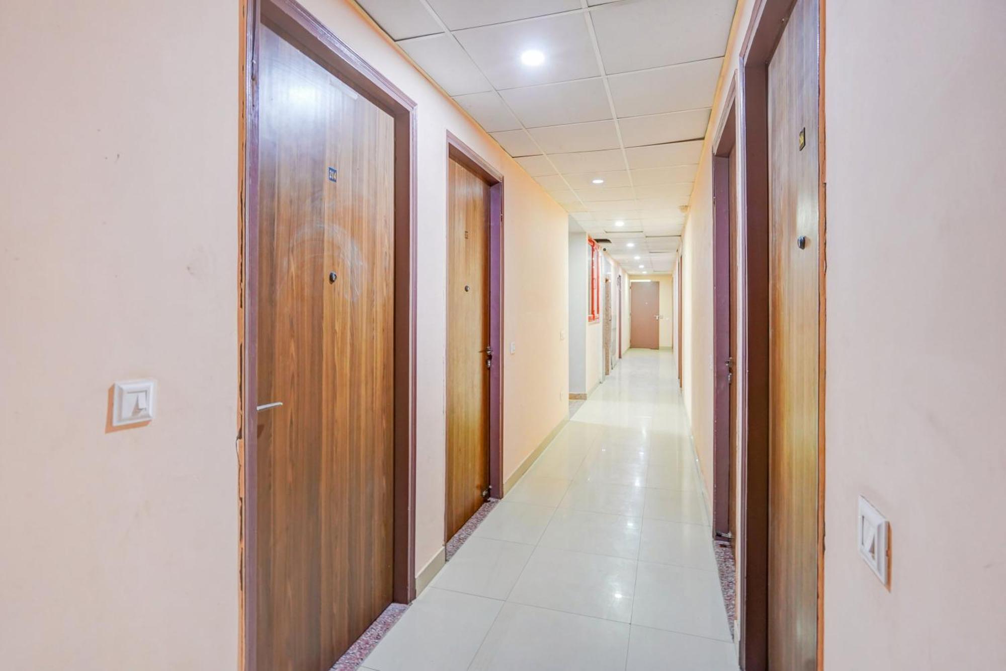 Super Collection O Sector 104 Noida Exterior foto