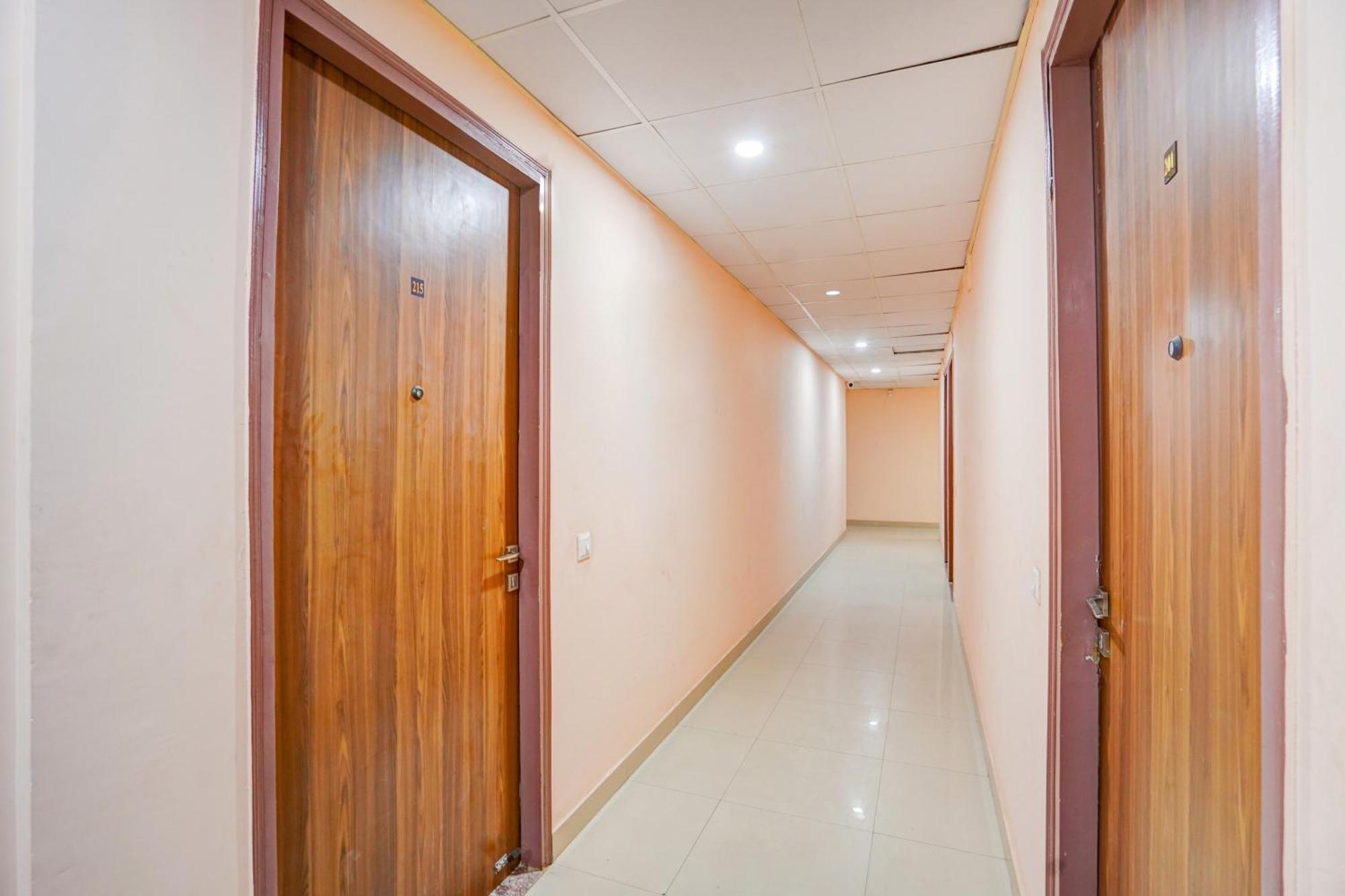 Super Collection O Sector 104 Noida Exterior foto